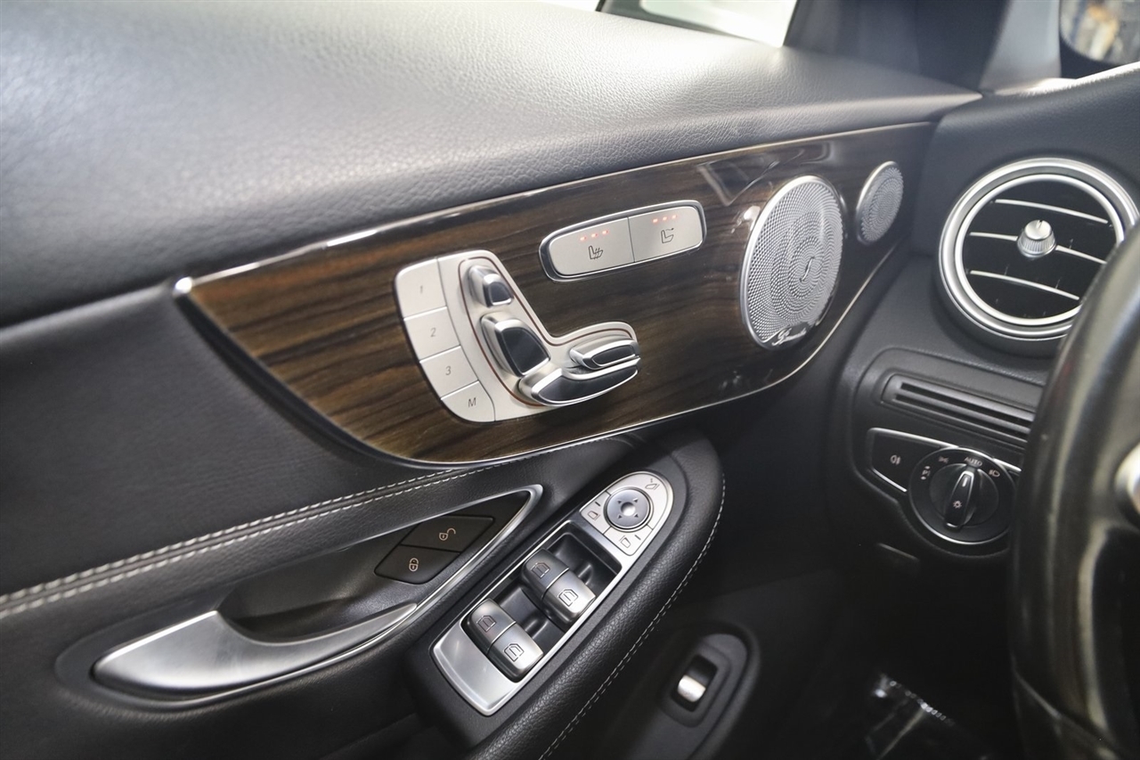 Mercedes-Benz C-Class  2021