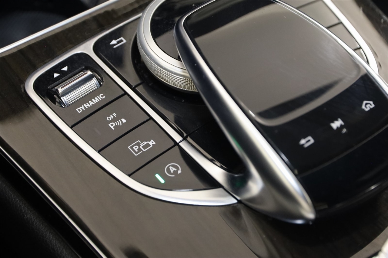 Mercedes-Benz C-Class  2021