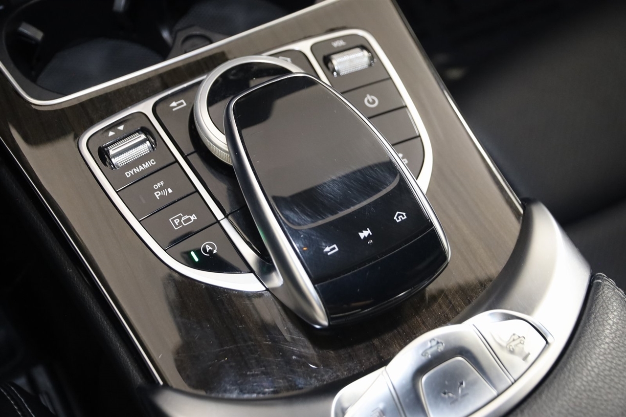 Mercedes-Benz C-Class  2021