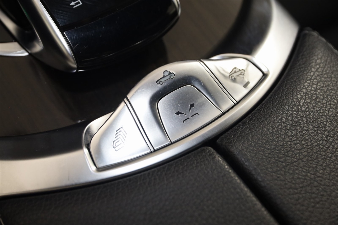 Mercedes-Benz C-Class  2021