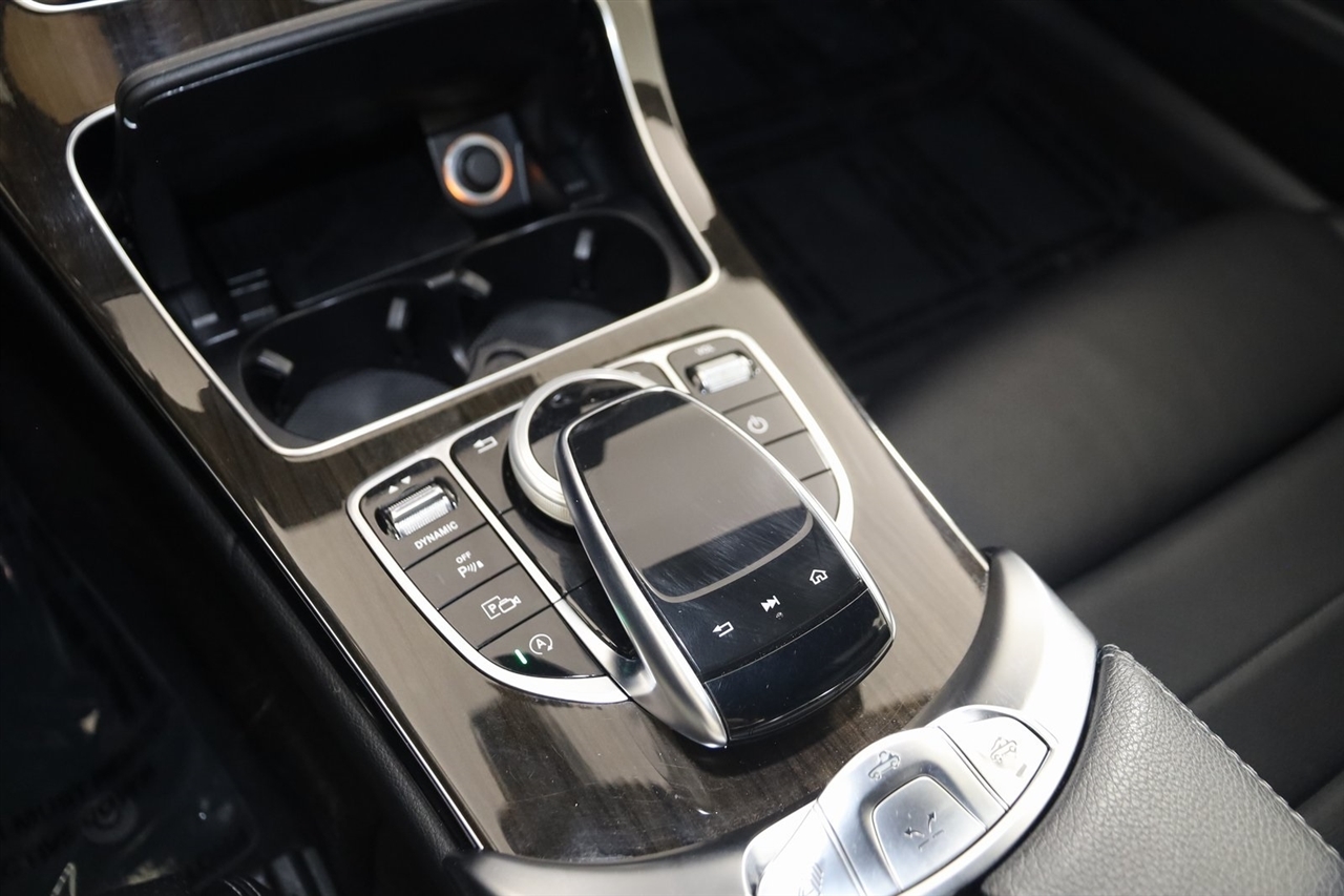 Mercedes-Benz C-Class  2021