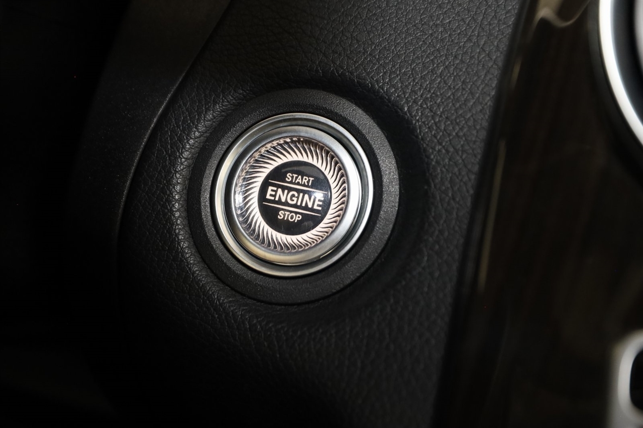 Mercedes-Benz C-Class  2021