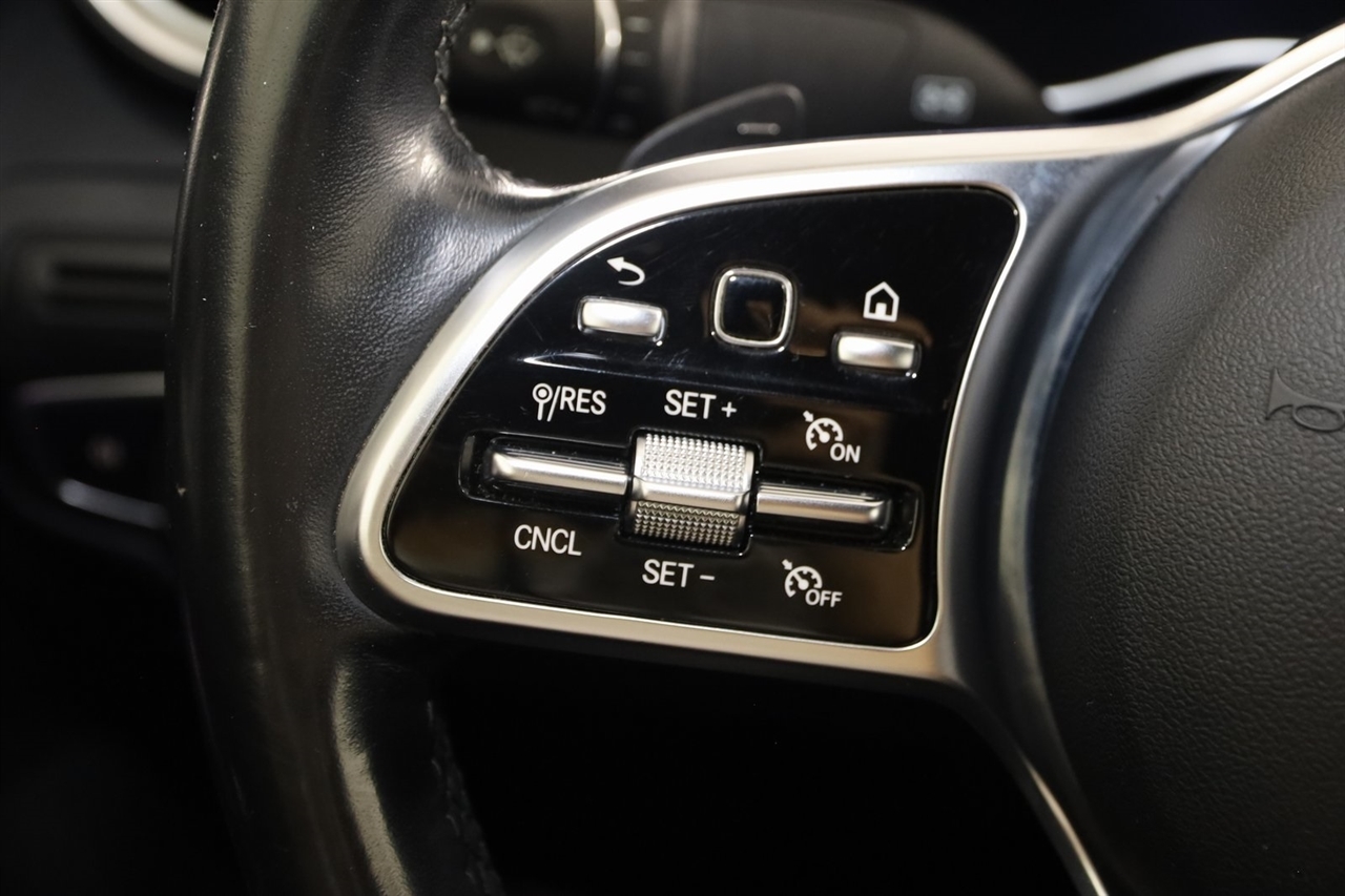 Mercedes-Benz C-Class  2021