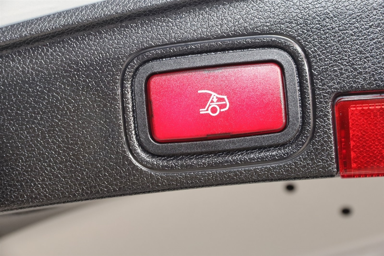 Mercedes-Benz C-Class  2021