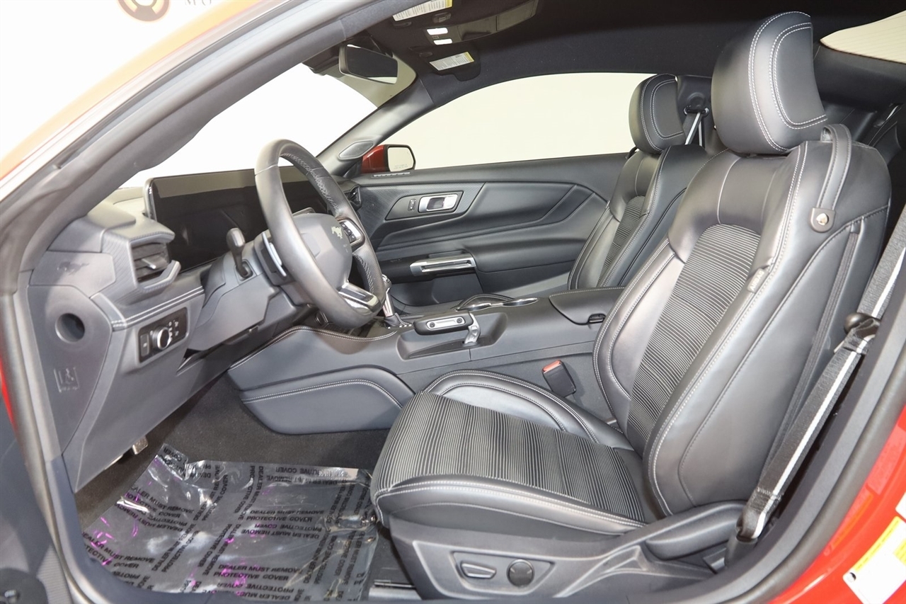 Ford Mustang  2024