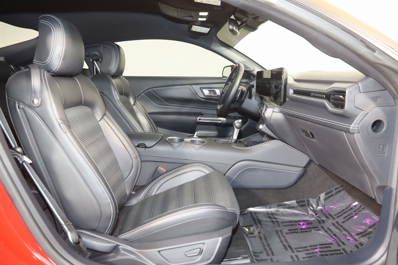 Ford Mustang  2024