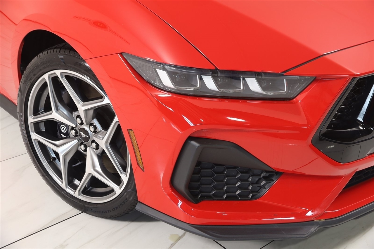 Ford Mustang  2024