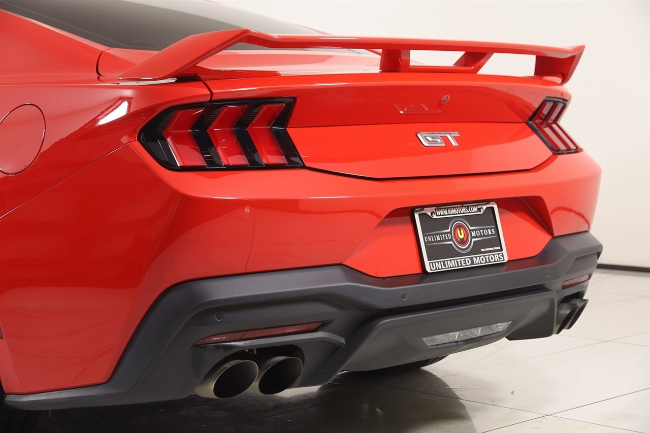 Ford Mustang  2024
