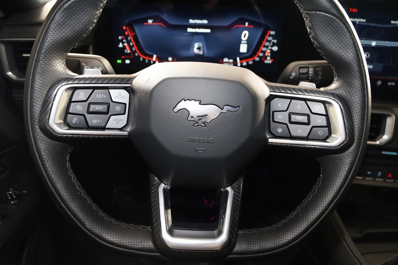 Ford Mustang  2024