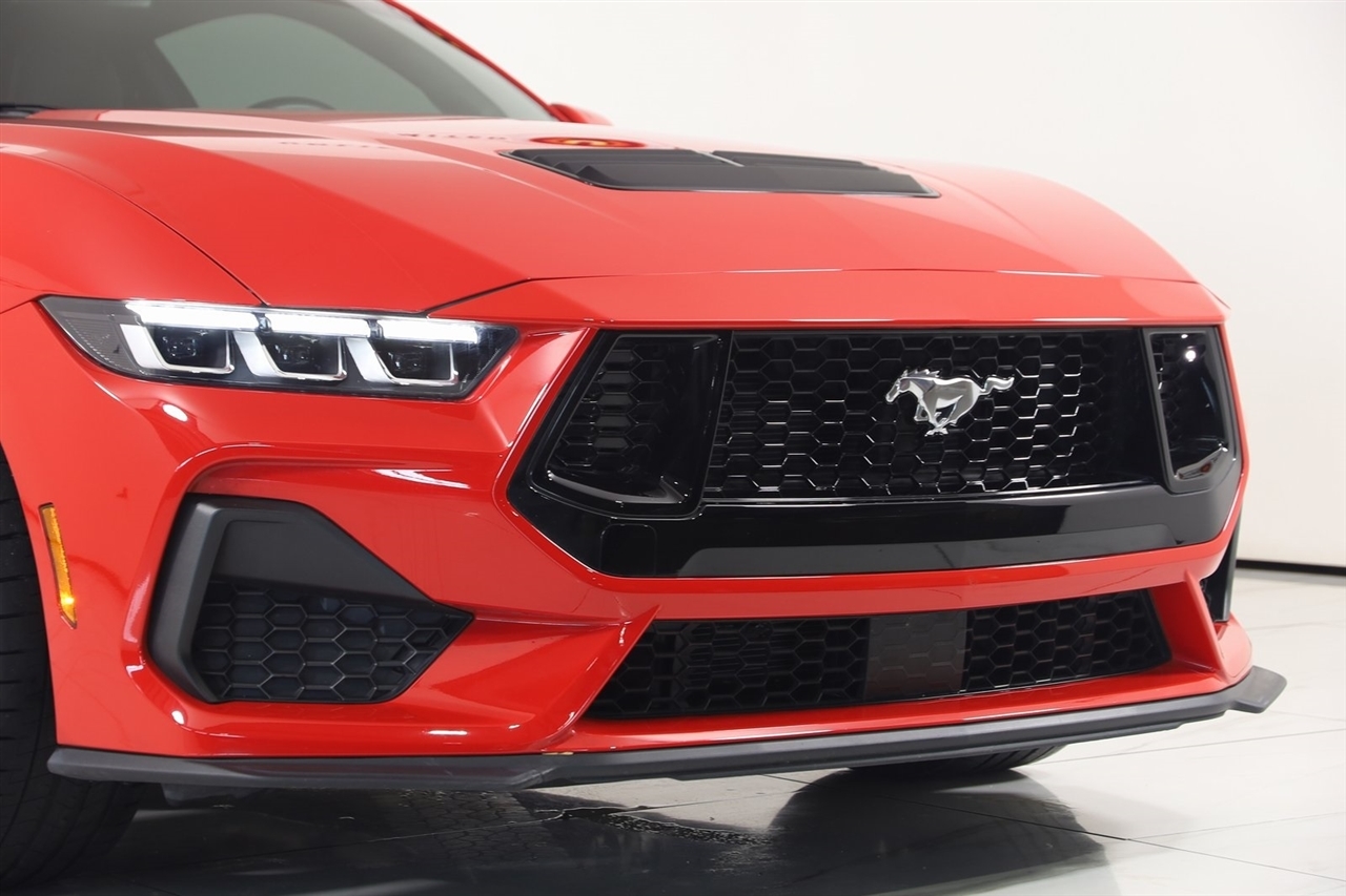 Ford Mustang  2024