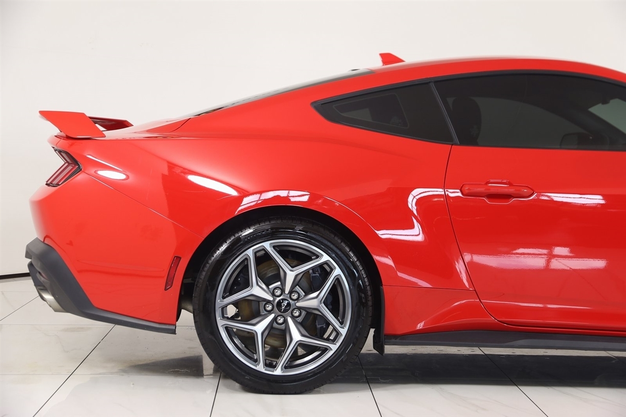 Ford Mustang  2024
