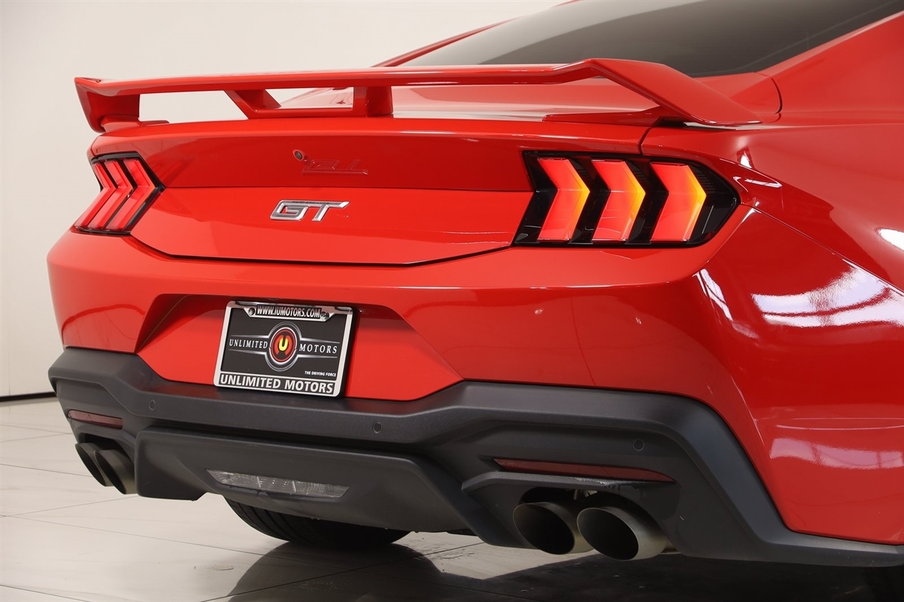 Ford Mustang  2024