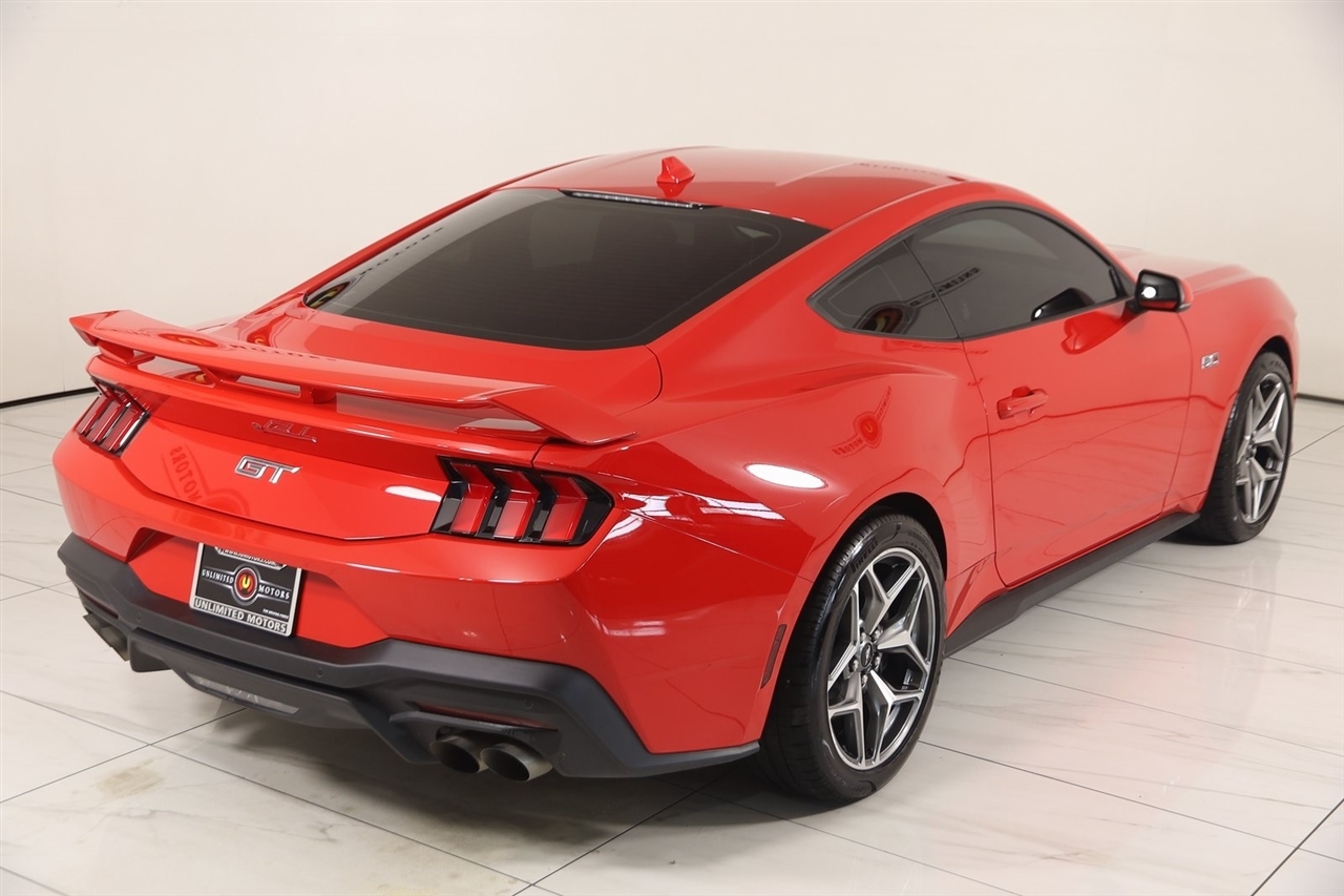 Ford Mustang  2024