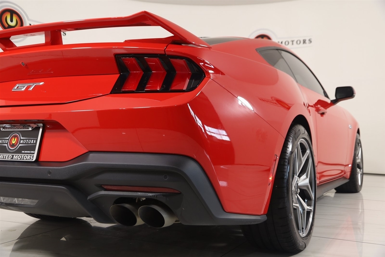 Ford Mustang  2024