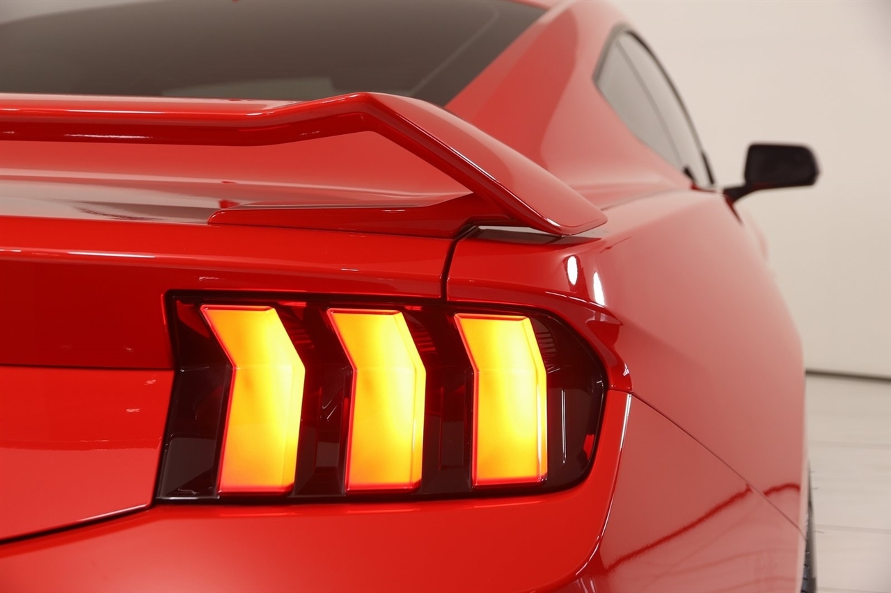 Ford Mustang  2024
