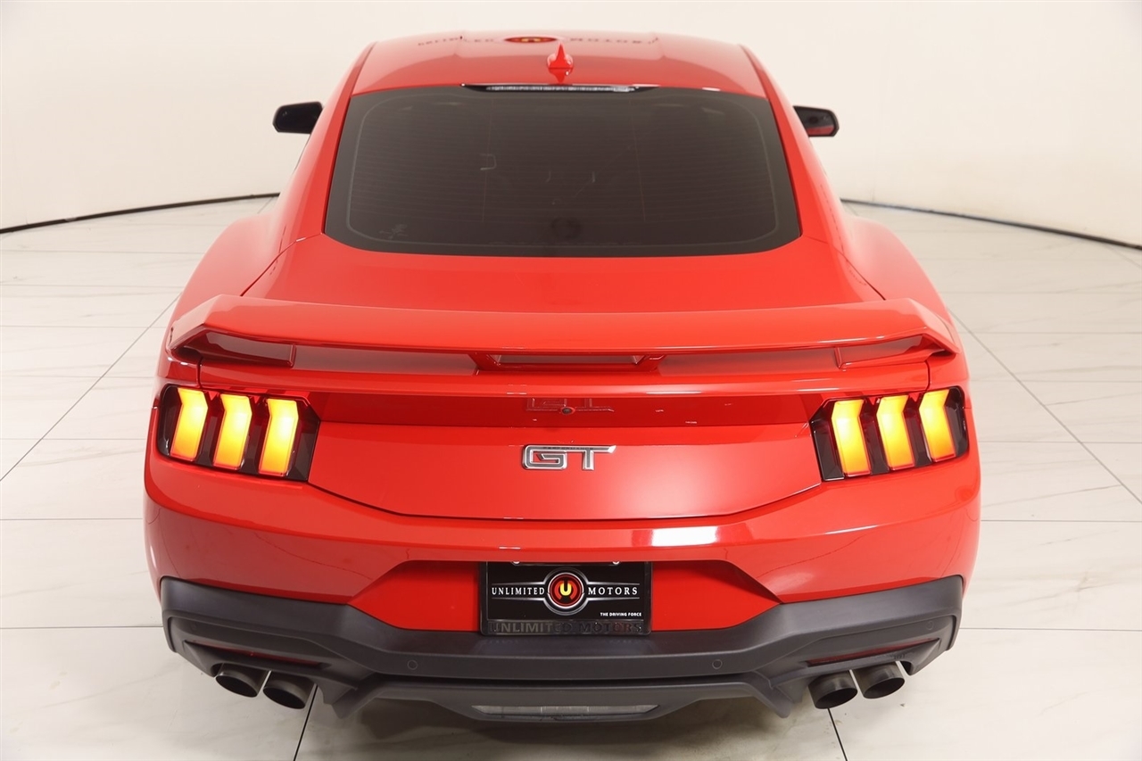 Ford Mustang  2024