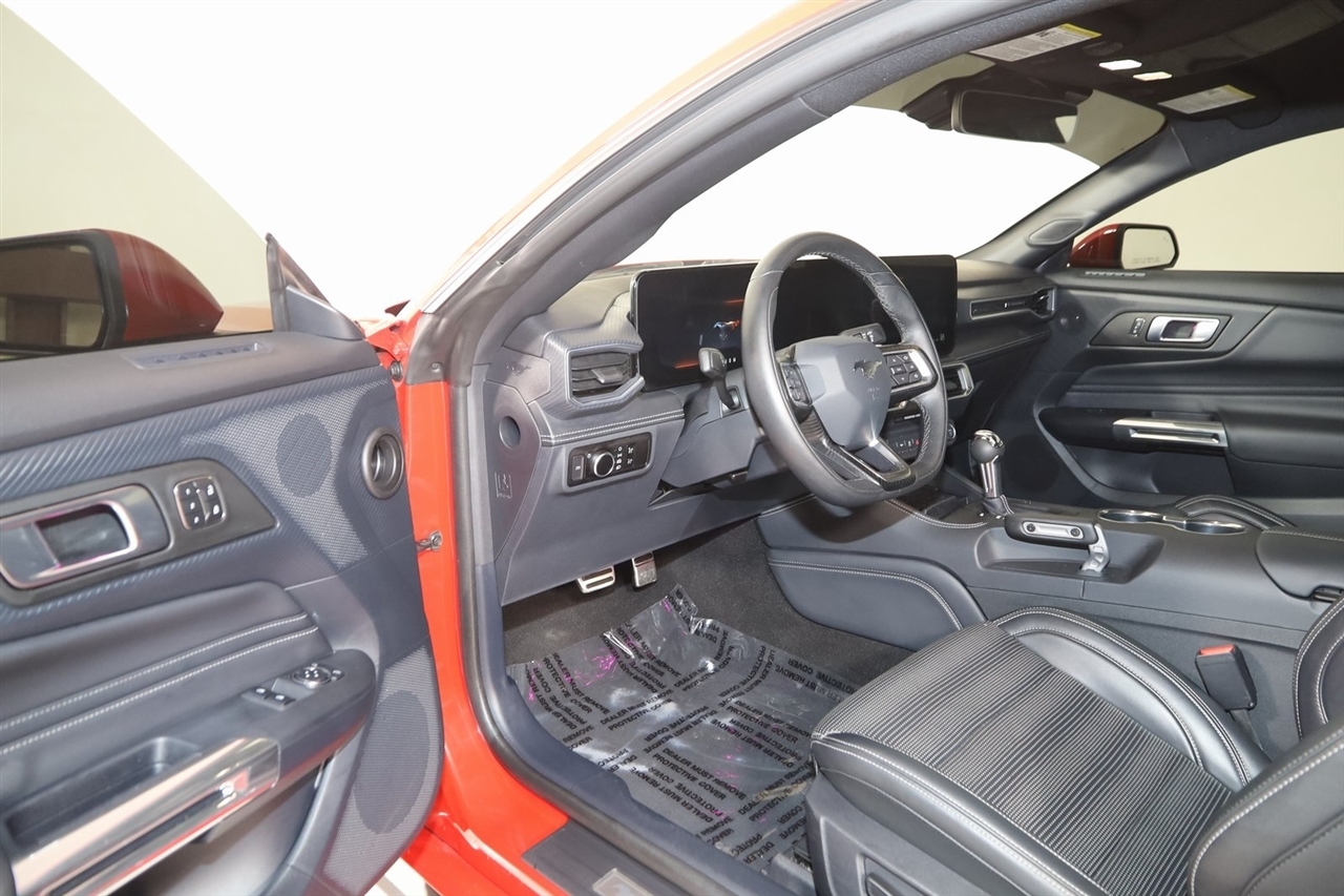 Ford Mustang  2024