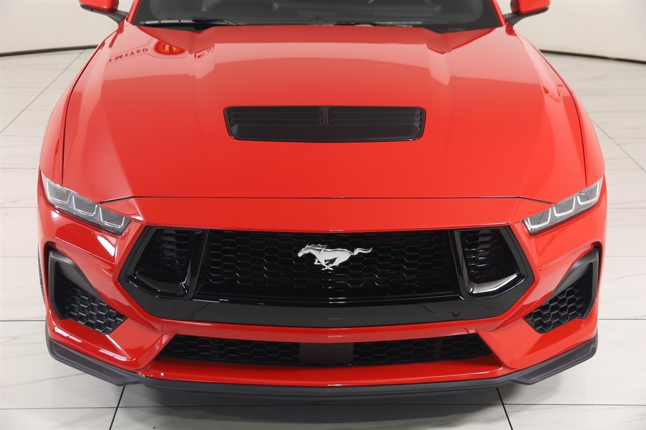Ford Mustang  2024