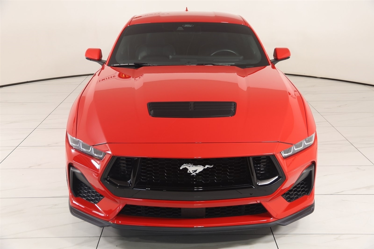 Ford Mustang  2024