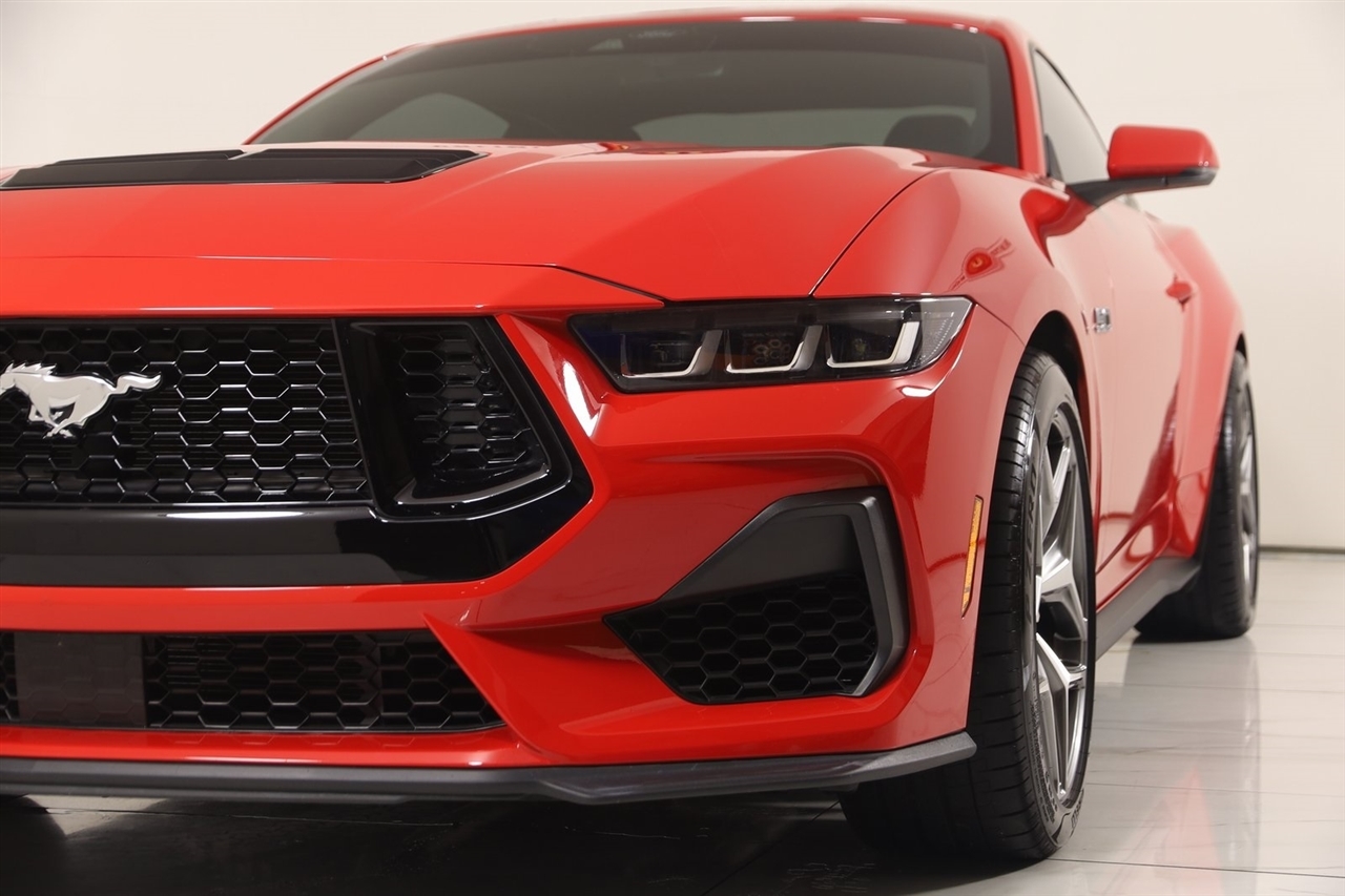 Ford Mustang  2024