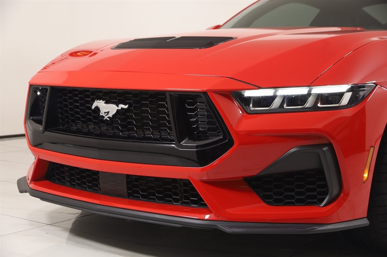 Ford Mustang  2024