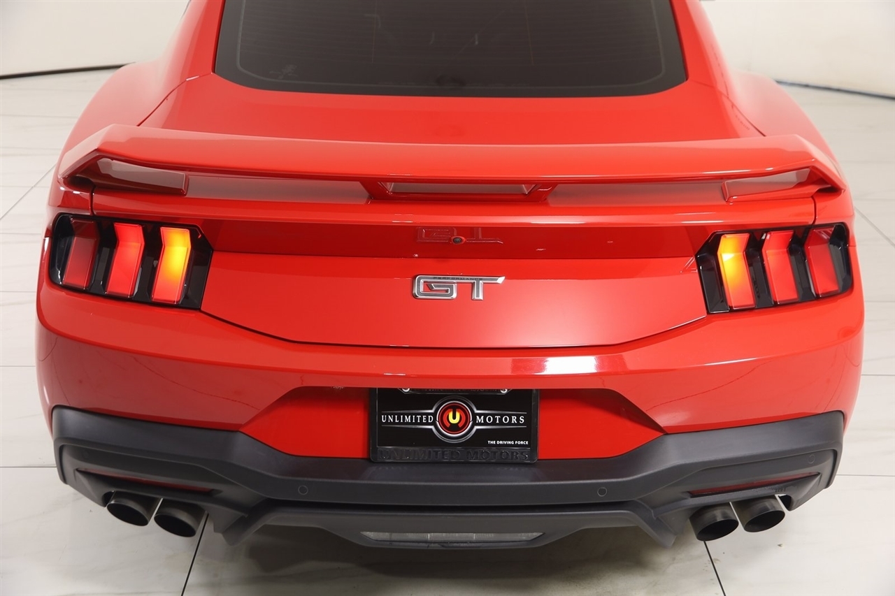 Ford Mustang  2024