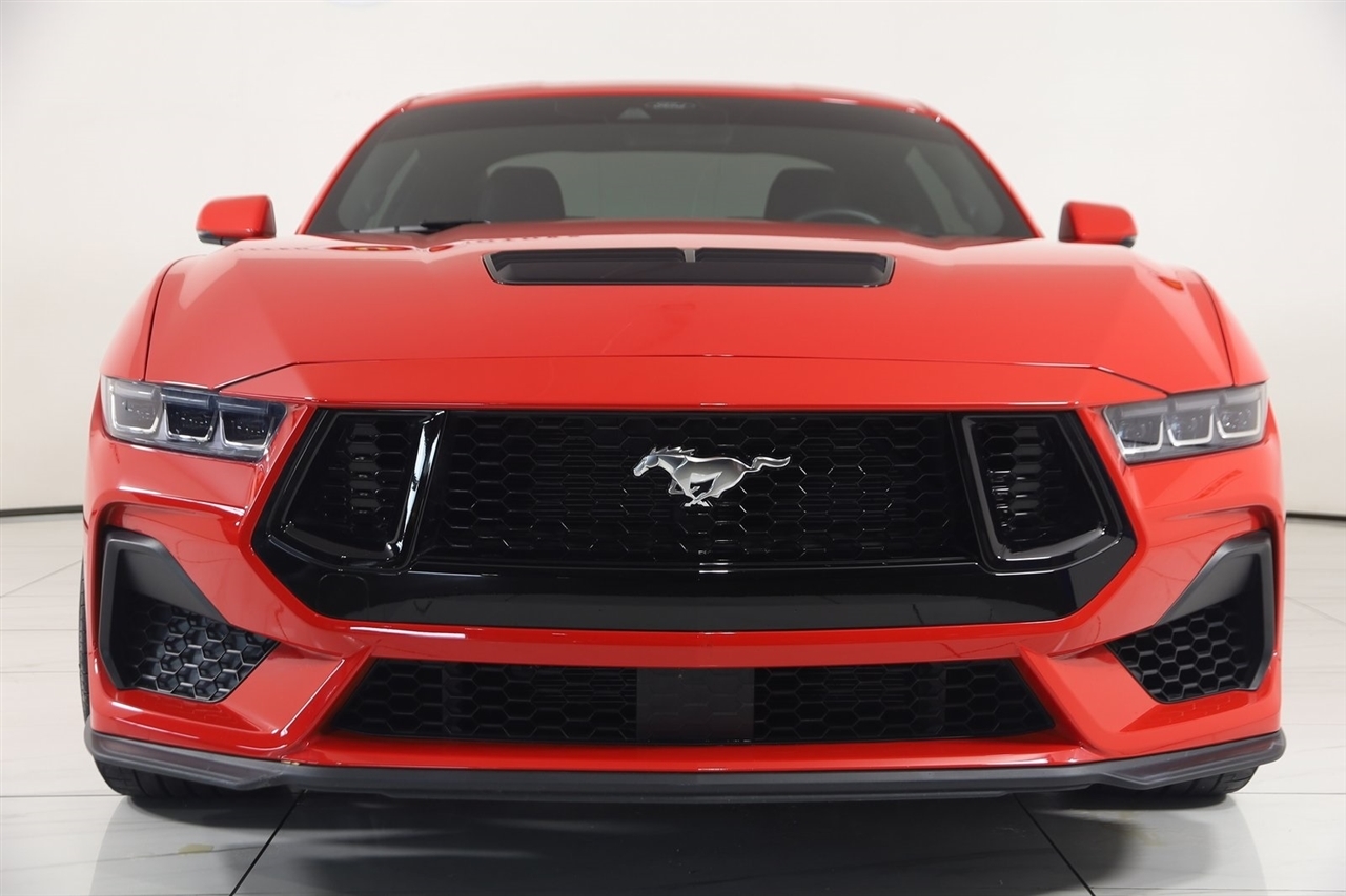 Ford Mustang  2024