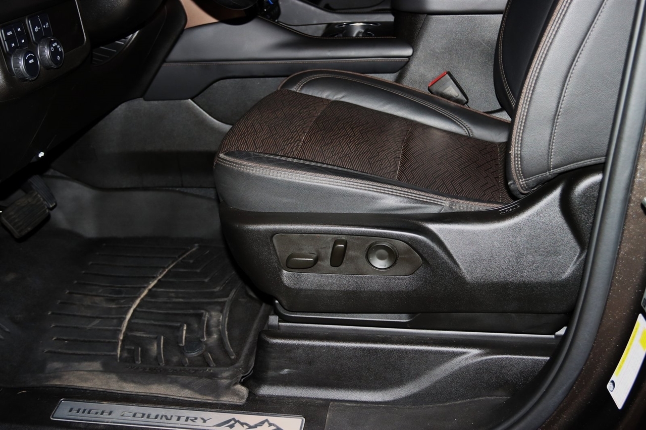 Chevrolet Suburban  2021