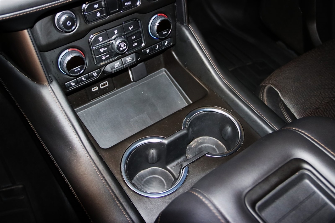 Chevrolet Suburban  2021