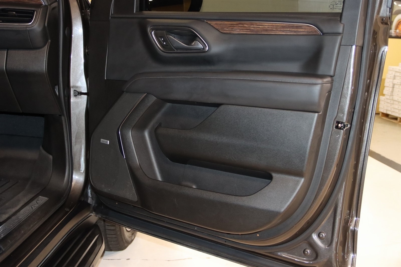 Chevrolet Suburban  2021