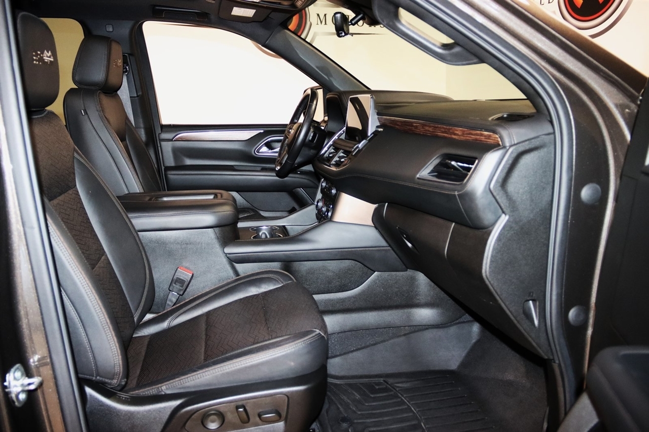 Chevrolet Suburban  2021