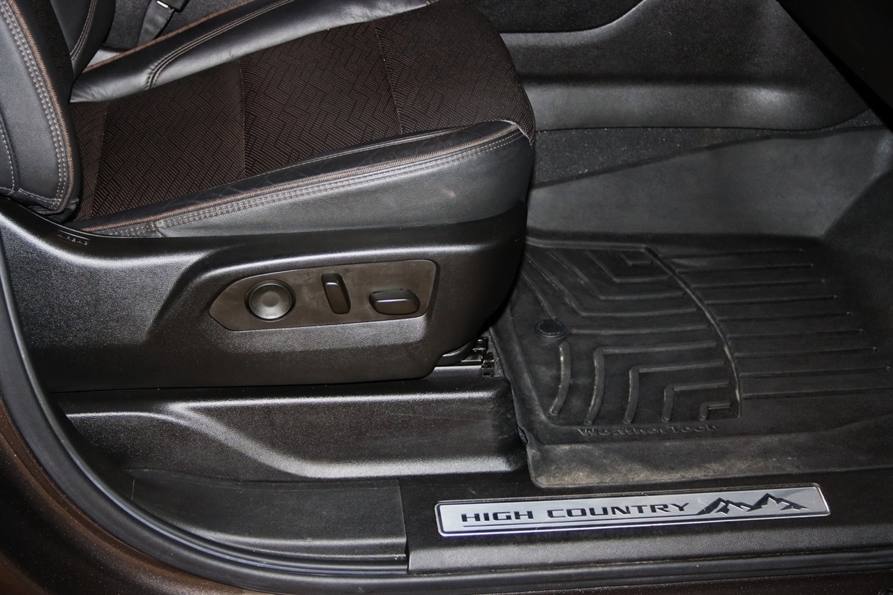 Chevrolet Suburban  2021