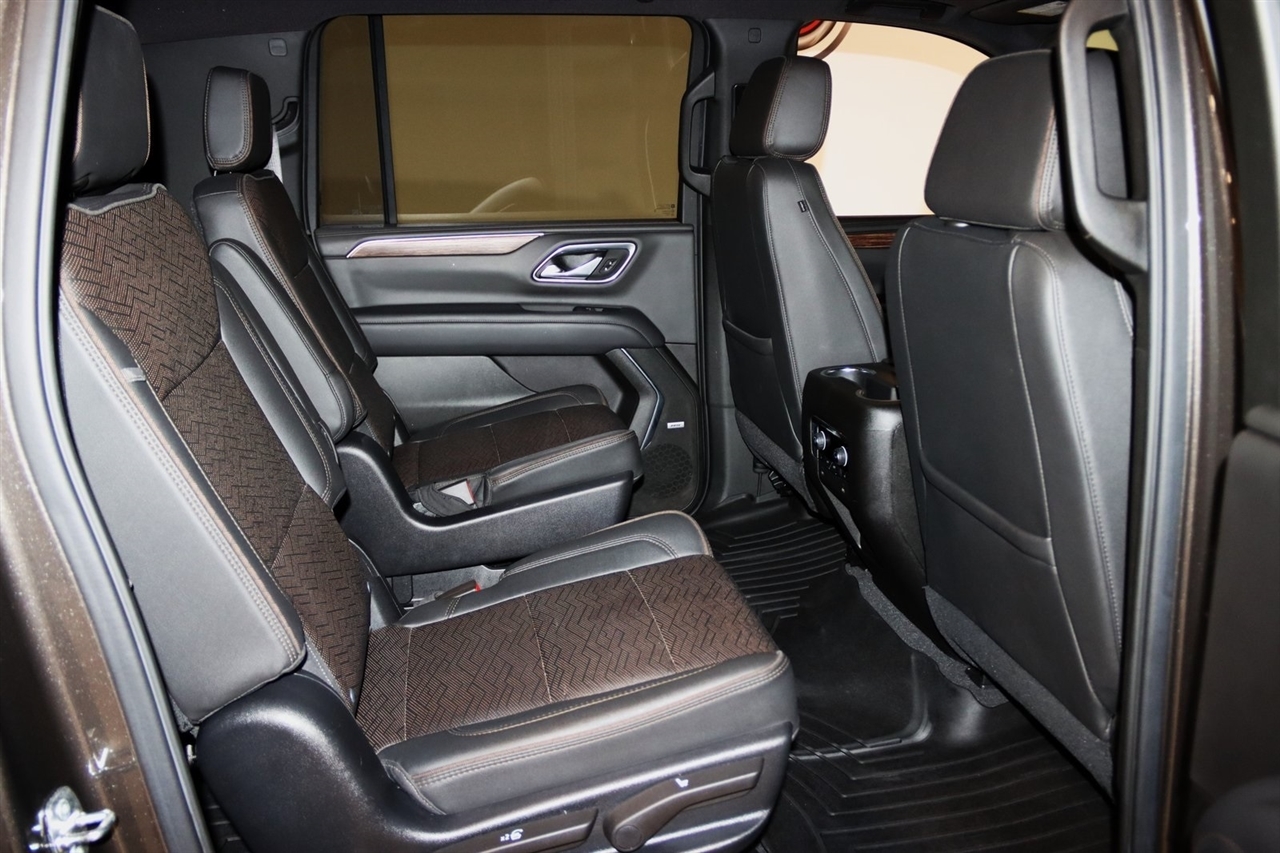 Chevrolet Suburban  2021