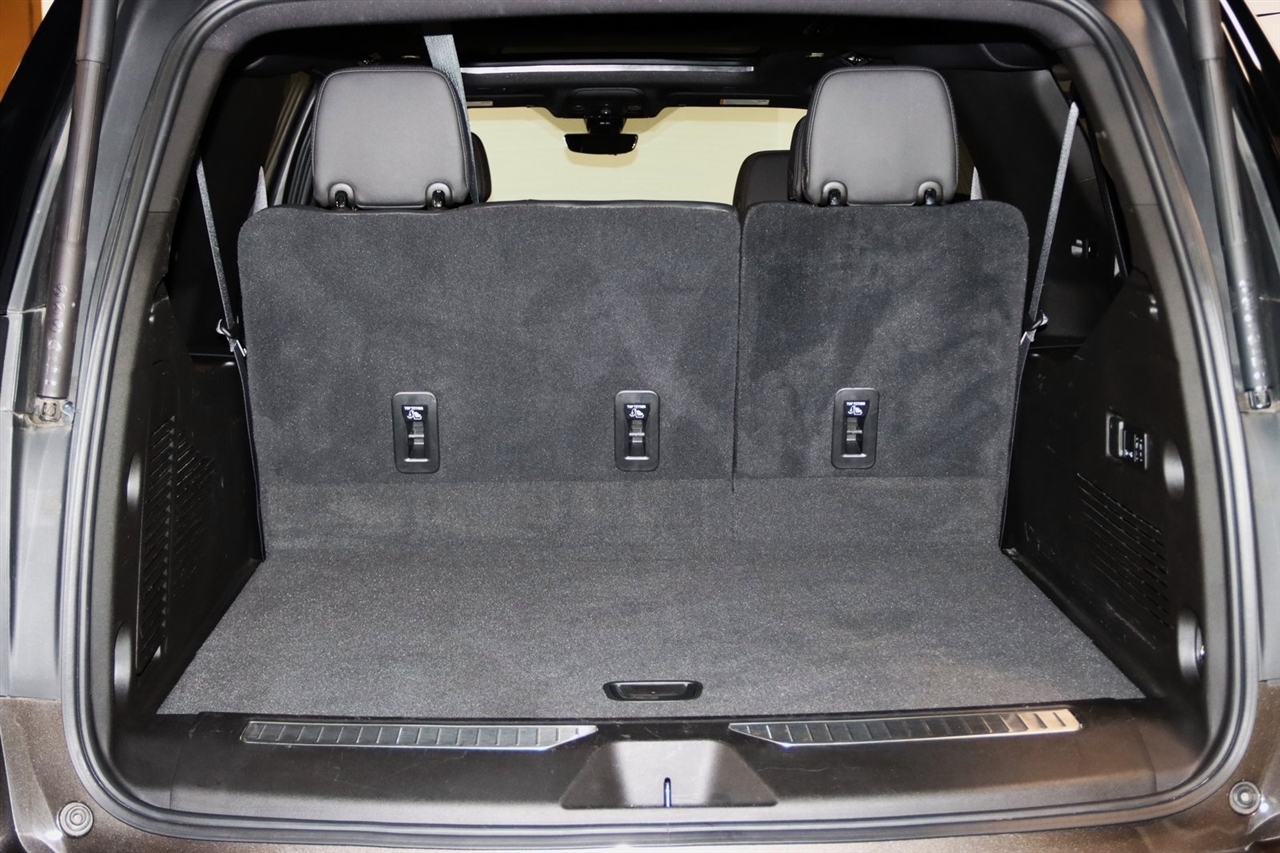 Chevrolet Suburban  2021