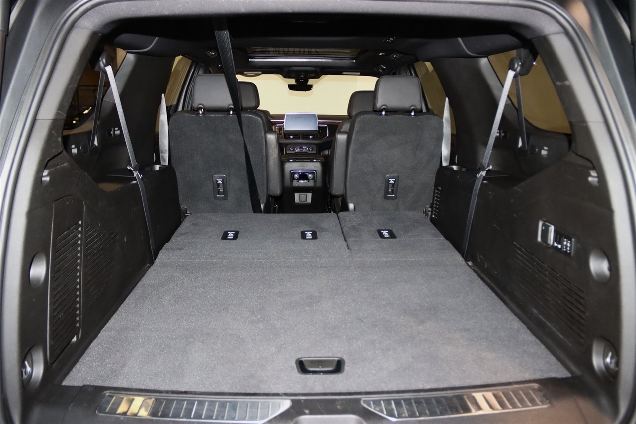 Chevrolet Suburban  2021