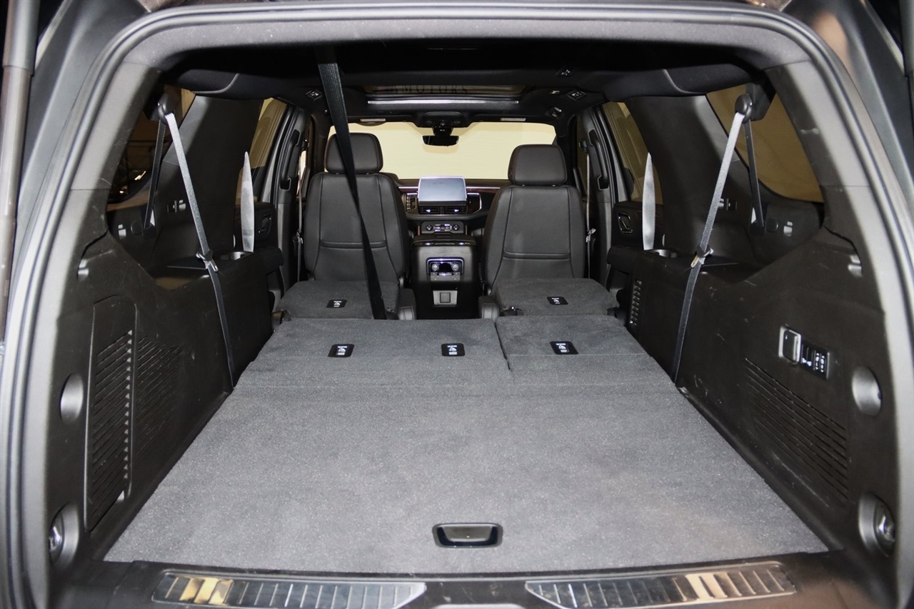 Chevrolet Suburban  2021