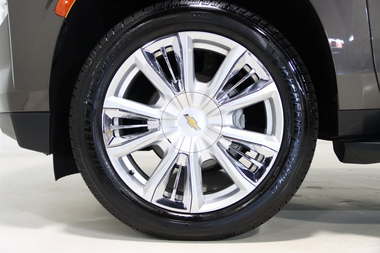 Chevrolet Suburban  2021