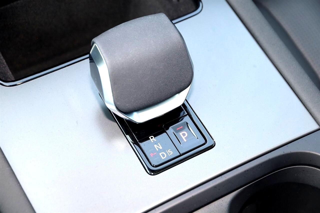 Land Rover Discovery Sport  2024