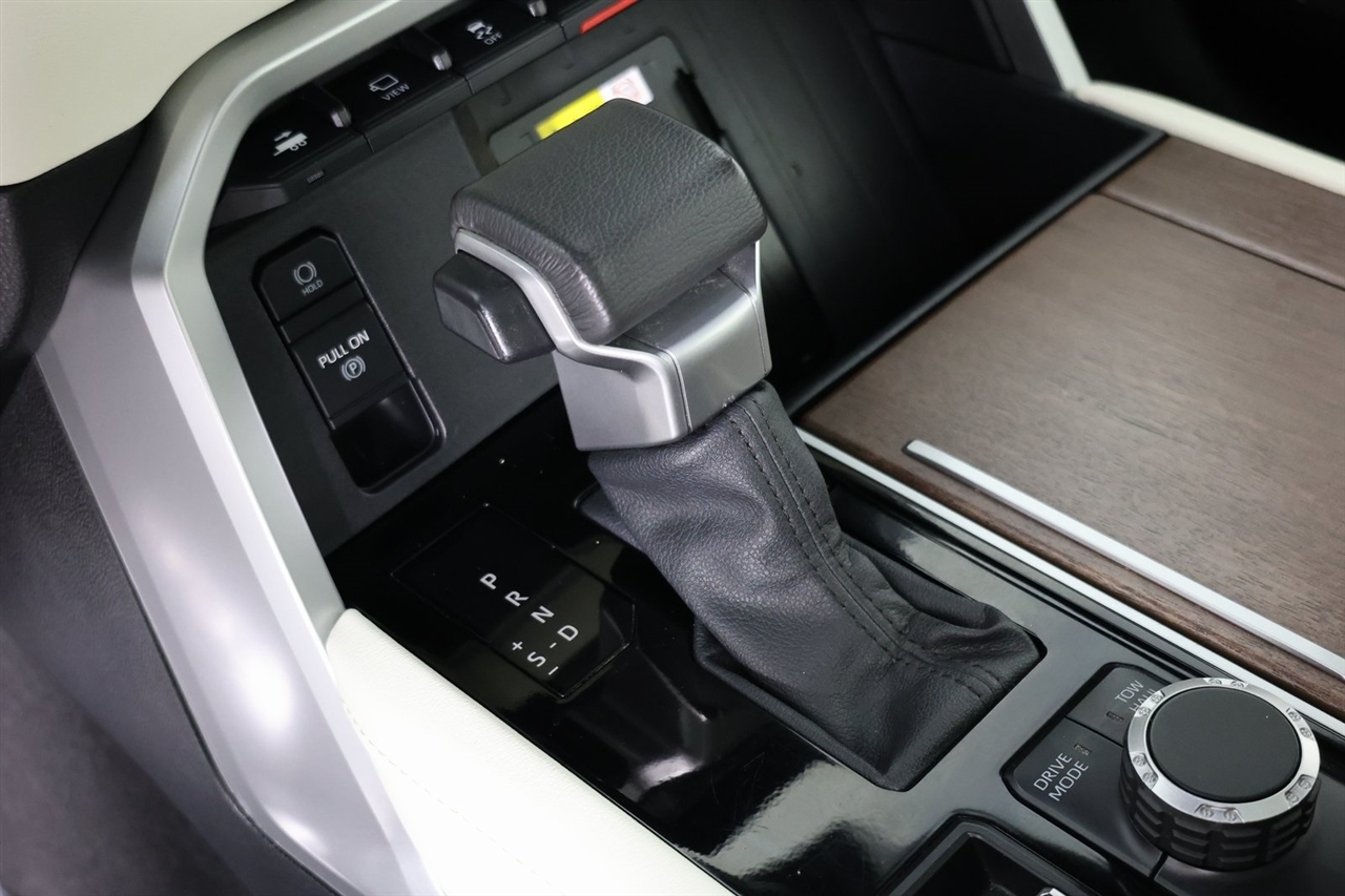 Toyota Sequoia  2023