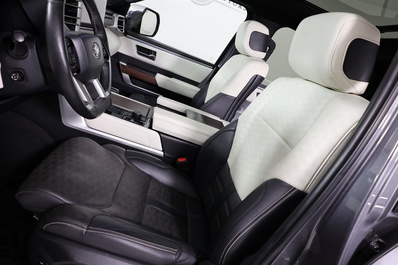 Toyota Sequoia  2023