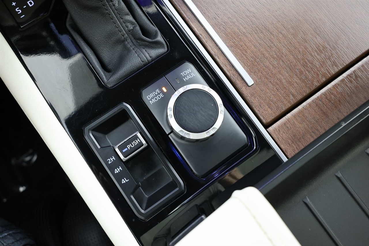 Toyota Sequoia  2023