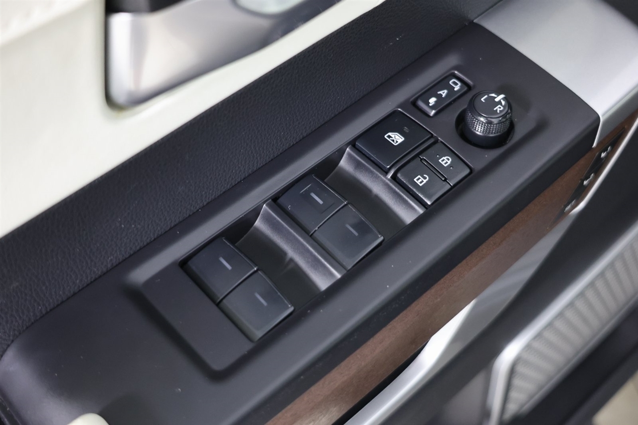 Toyota Sequoia  2023