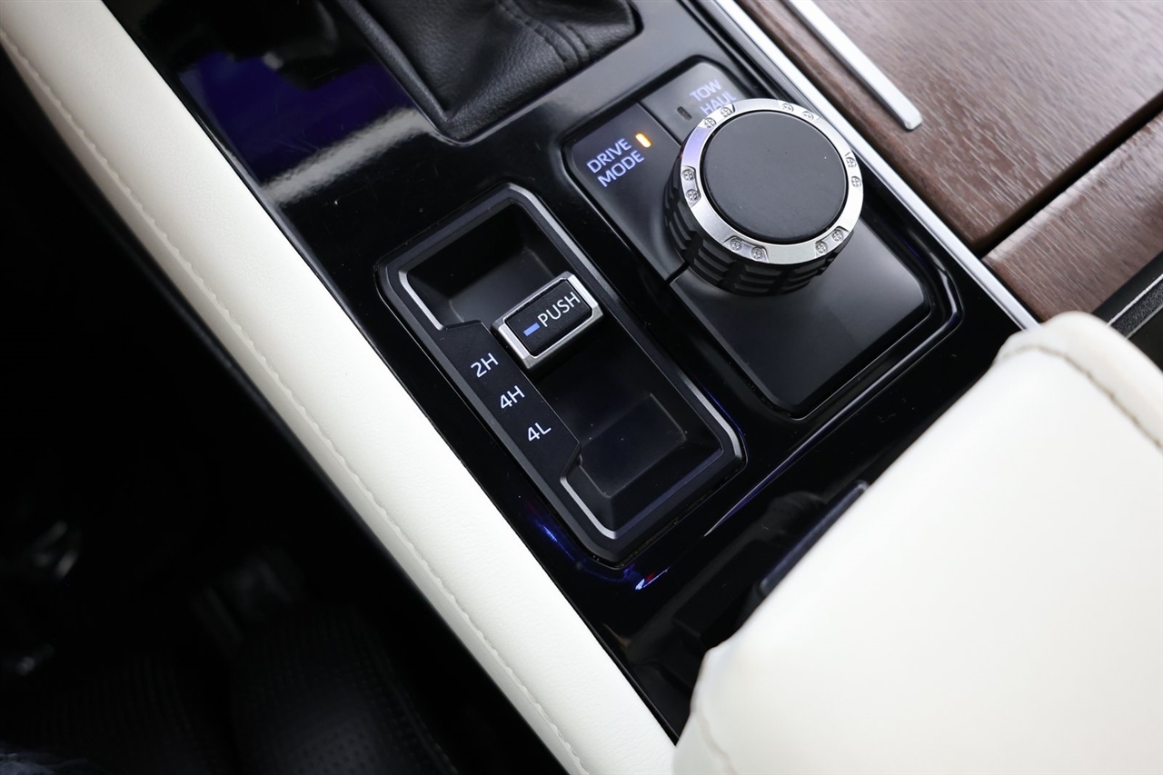 Toyota Sequoia  2023