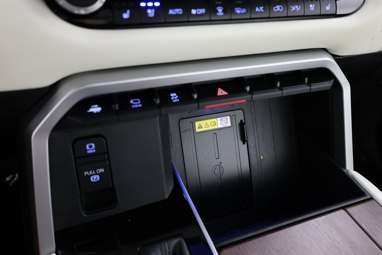 Toyota Sequoia  2023