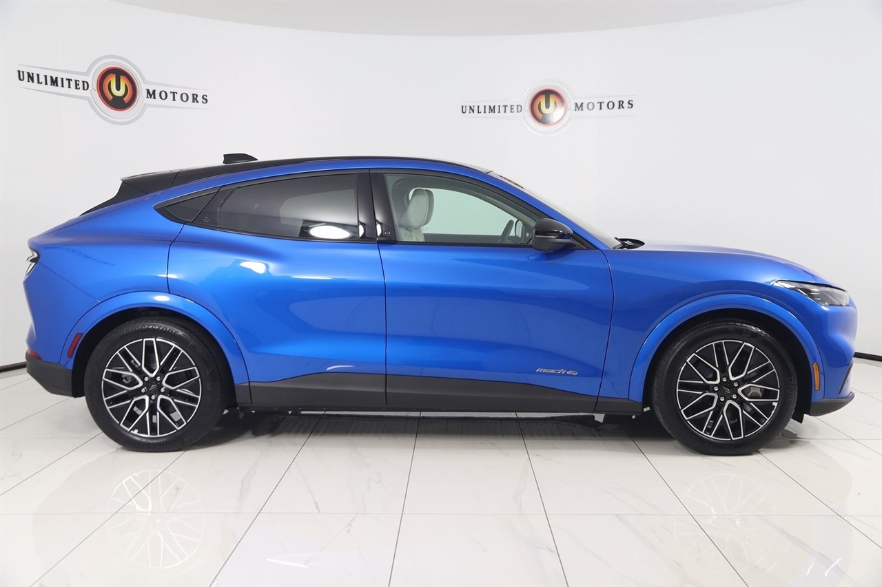 Ford Mustang Mach-E  2025