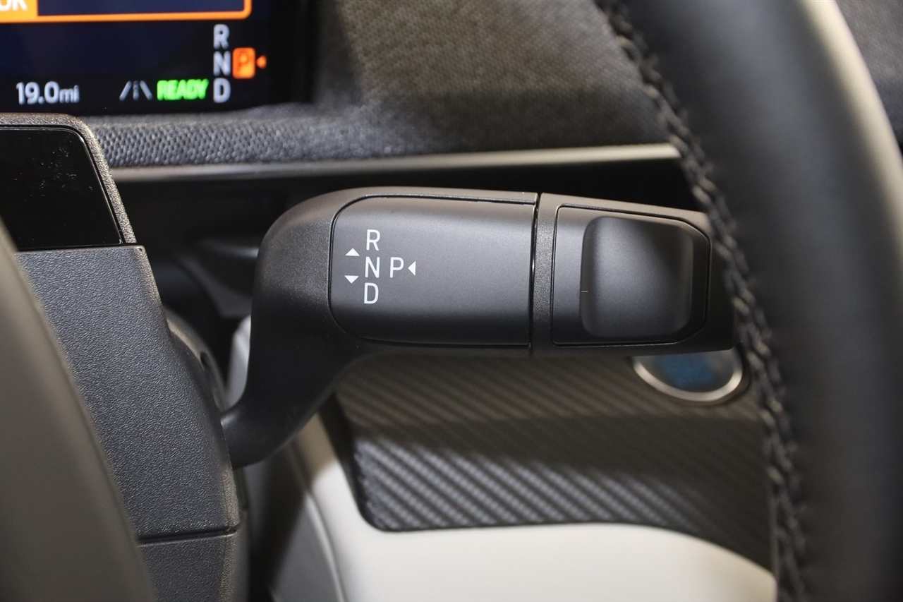 Ford Mustang Mach-E  2025