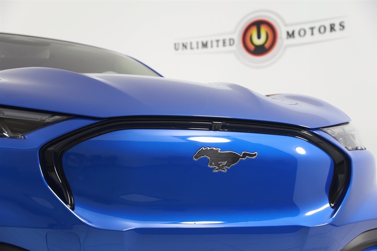 Ford Mustang Mach-E  2025