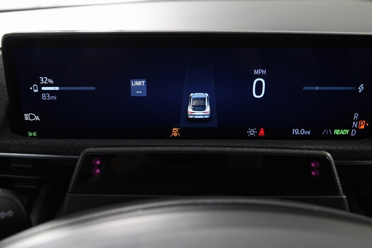 Ford Mustang Mach-E  2025