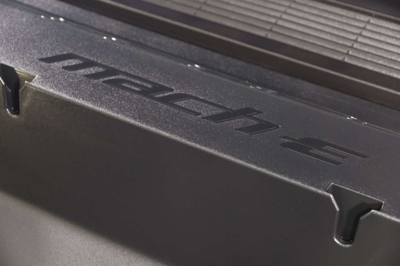 Ford Mustang Mach-E  2025