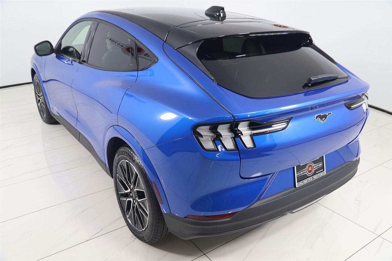 Ford Mustang Mach-E  2025